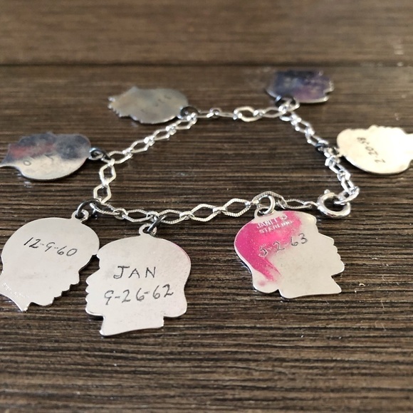 Vintage children's head charm bracelet - Picture 2 of 2
